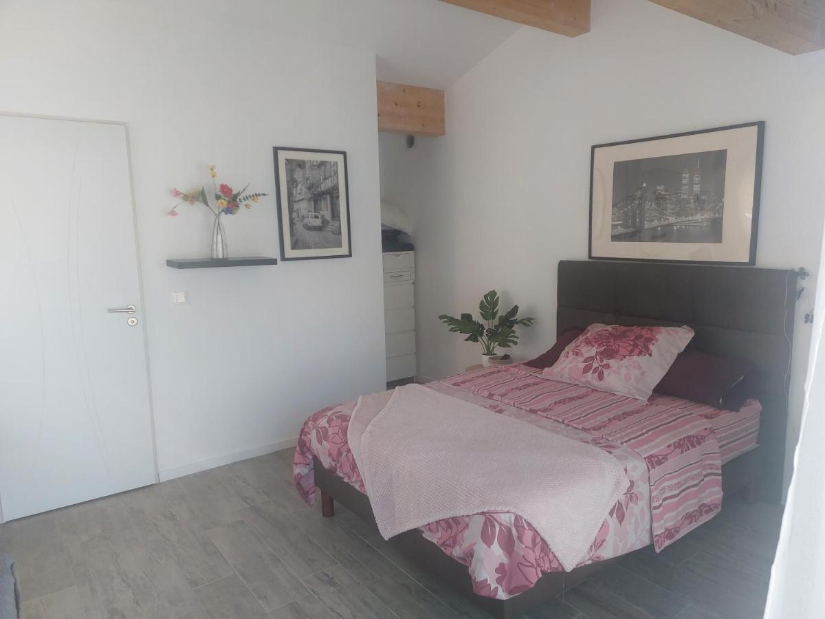 Chambre Climatisee A 20 Minutes De Bordeaux Marcamps Exteriér fotografie